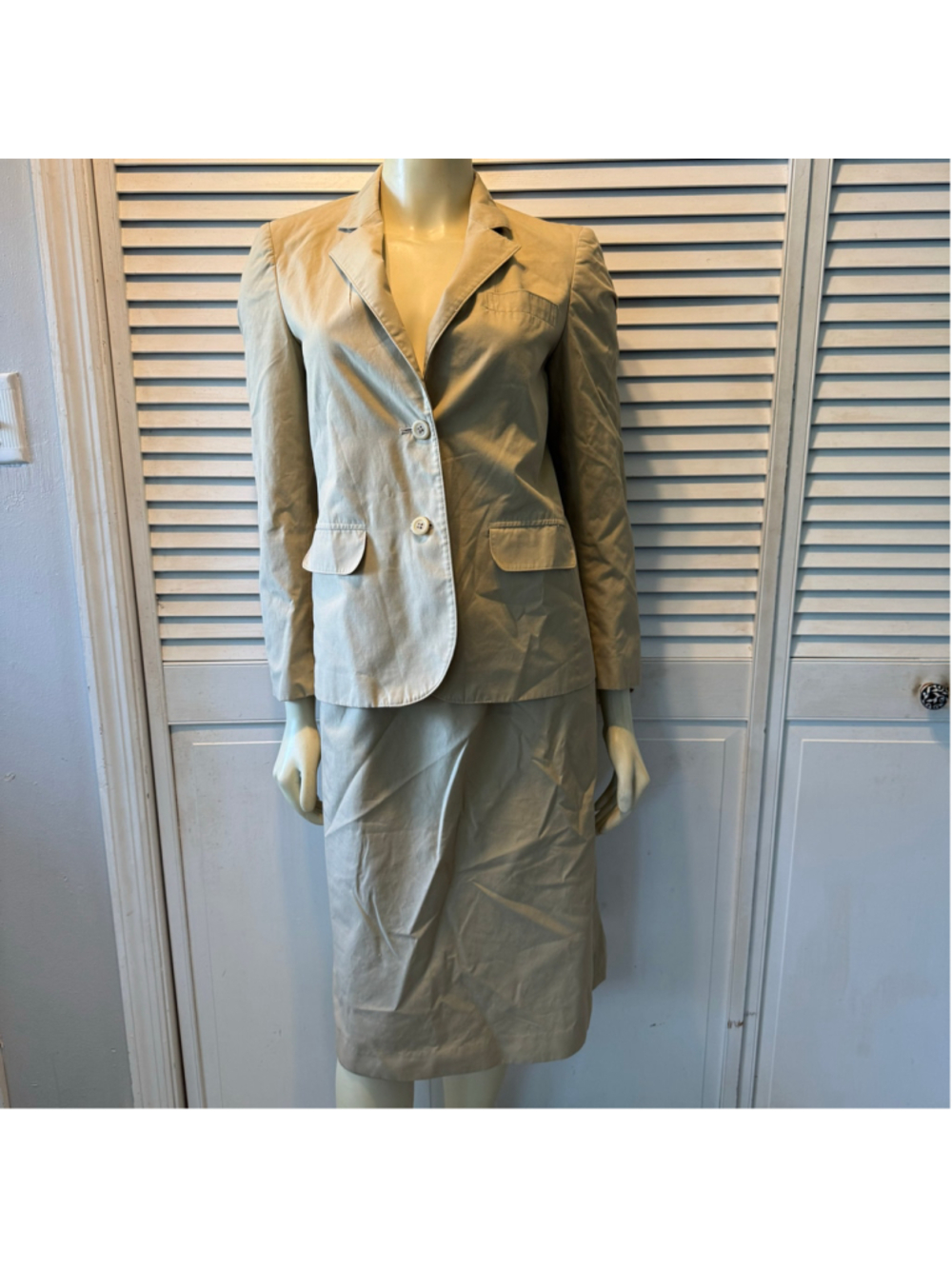 Au Courant Collection Women’s 2 Pc Skirt Suit Size 8 Beige Blazer Career Set